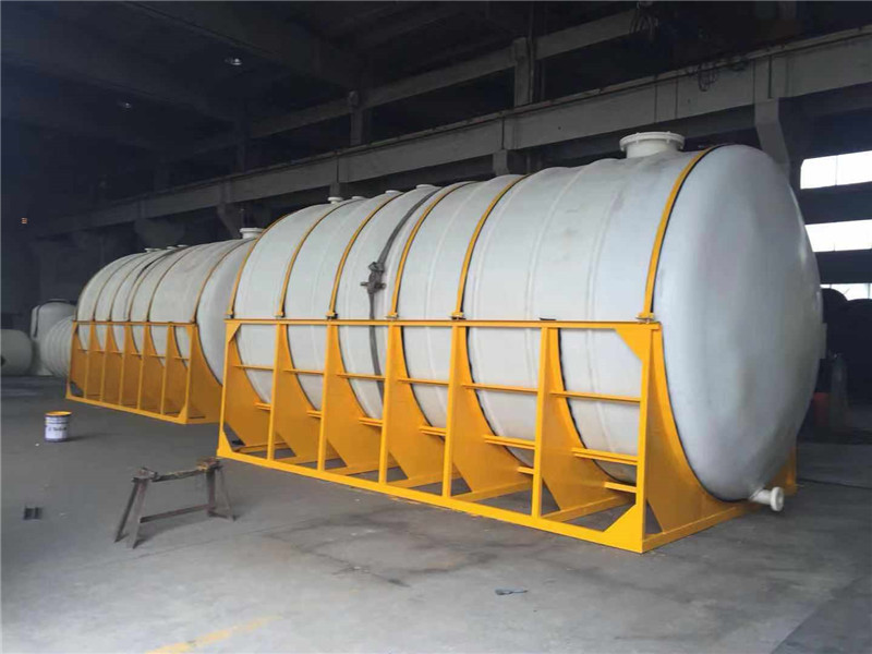 臥（wò）式塑料（liào）儲罐